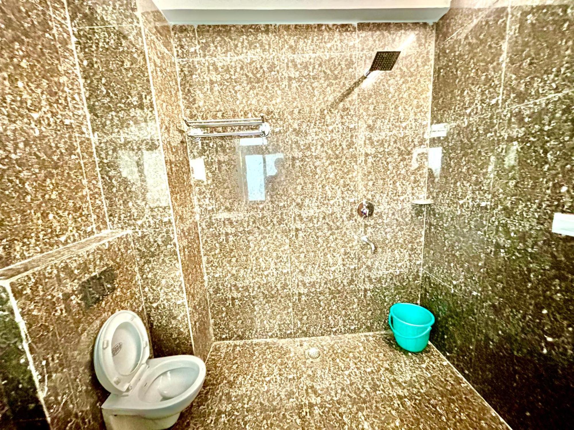 Hotel Pushpanjali Ню Делхи Екстериор снимка